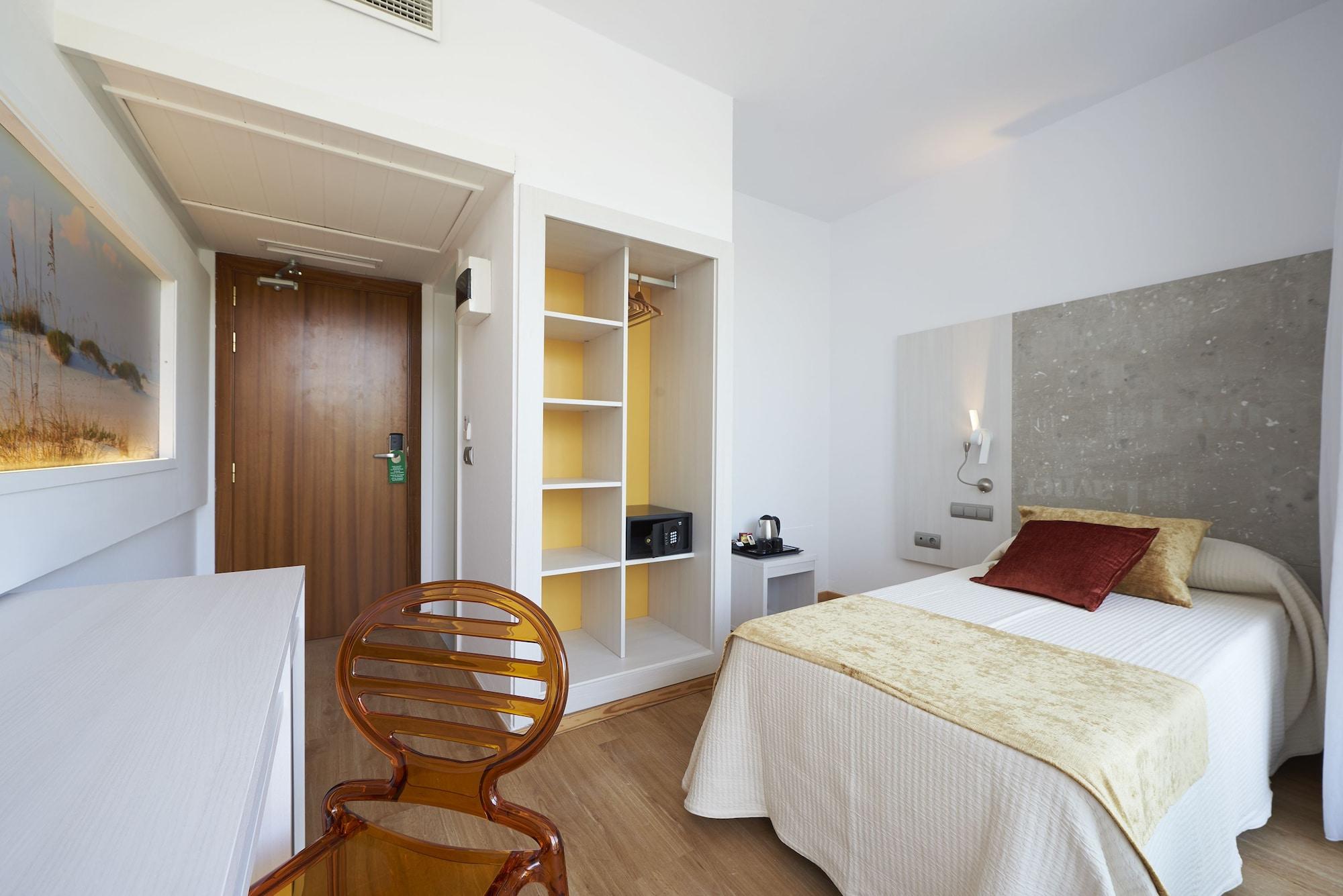 Hotel Abrat Sant Antoni de Portmany Dış mekan fotoğraf