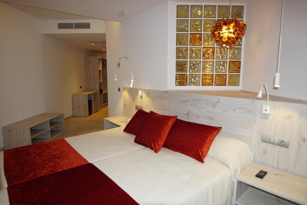 Hotel Abrat Sant Antoni de Portmany Dış mekan fotoğraf