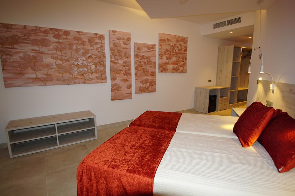 Hotel Abrat Sant Antoni de Portmany Dış mekan fotoğraf
