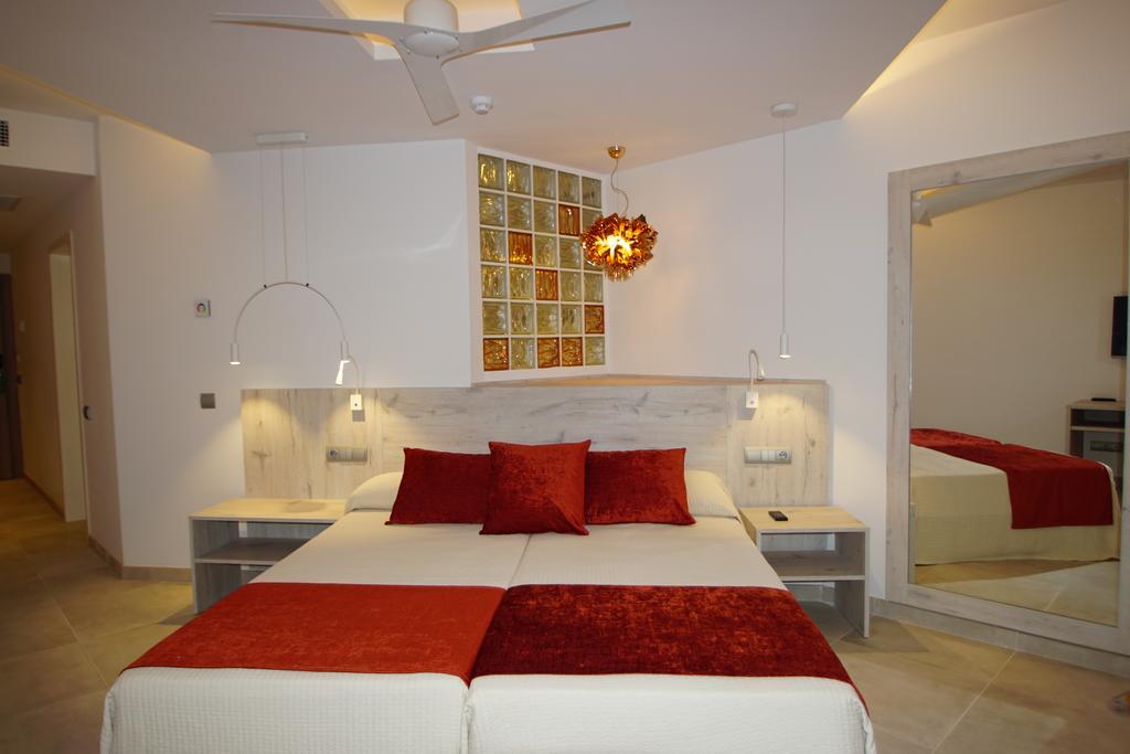 Hotel Abrat Sant Antoni de Portmany Dış mekan fotoğraf