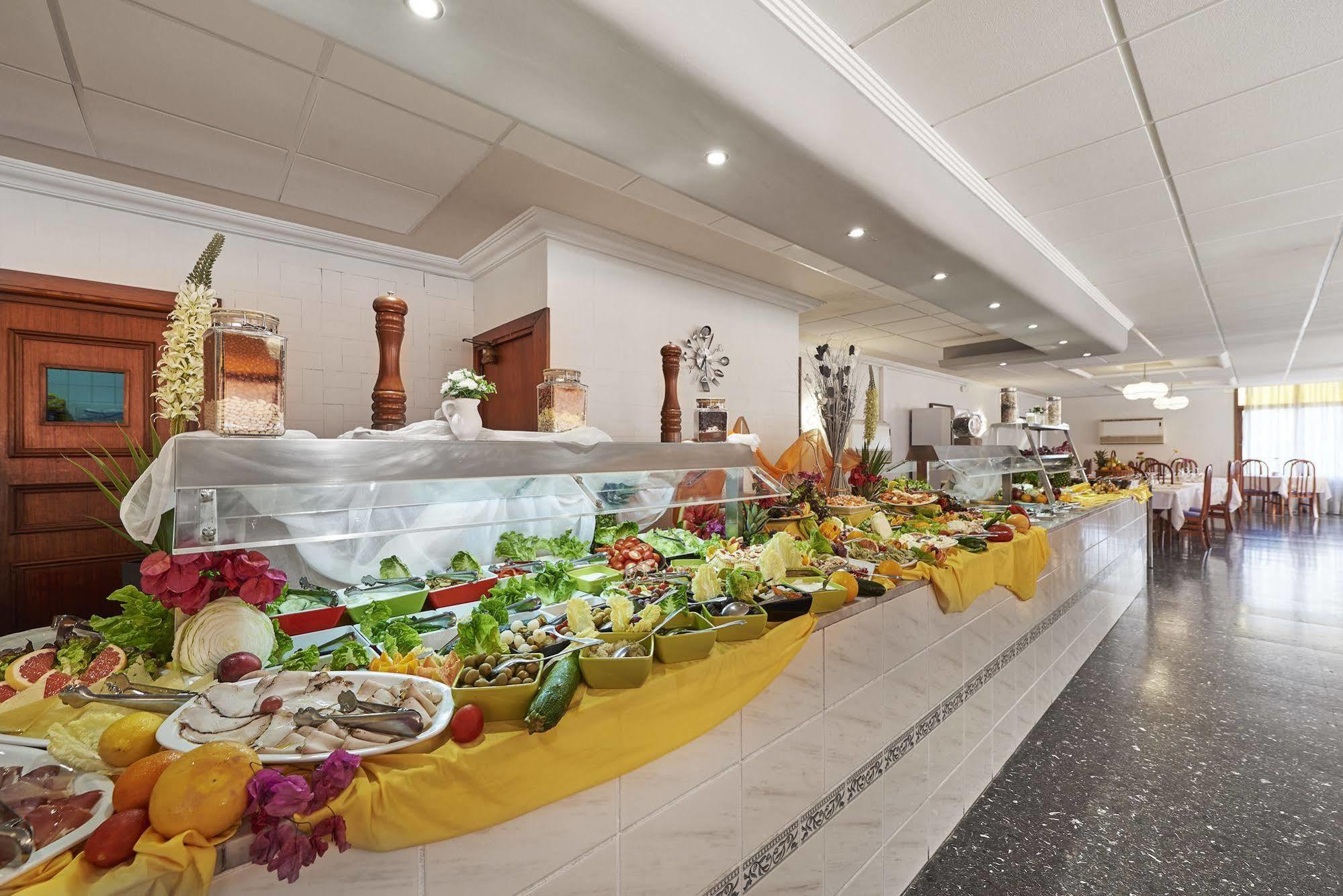 Hotel Abrat Sant Antoni de Portmany Dış mekan fotoğraf